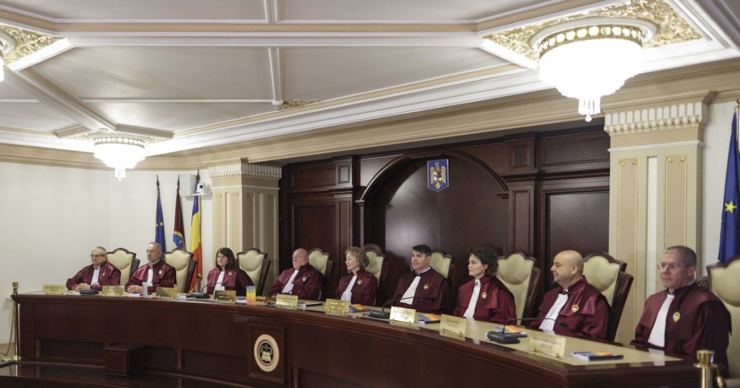 Senatul a eliminat compensațiile de sfârșit de mandat pentru judecătorii Curții Constituționale