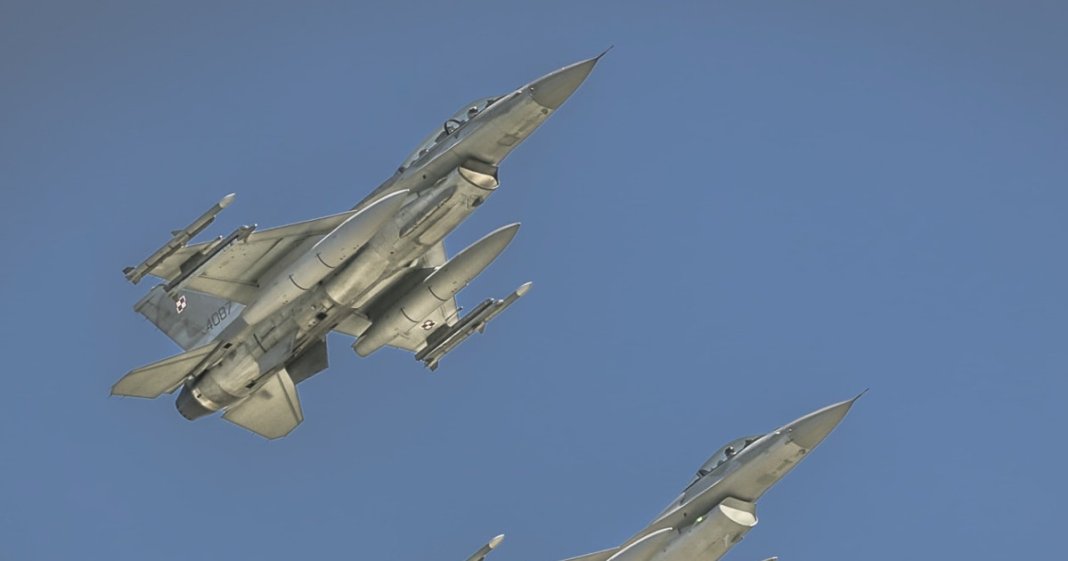 Stare de alertă în spațiul aerian NATO: Polonia a desfășurat avioane de luptă pentru a intercepționa o aeronavă militară din Rusia
