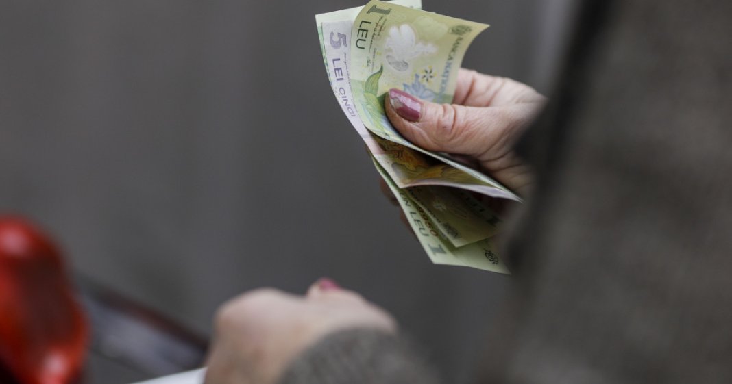 Aproximativ 883.000 de români beneficiază de ajutorul social pentru pensionari