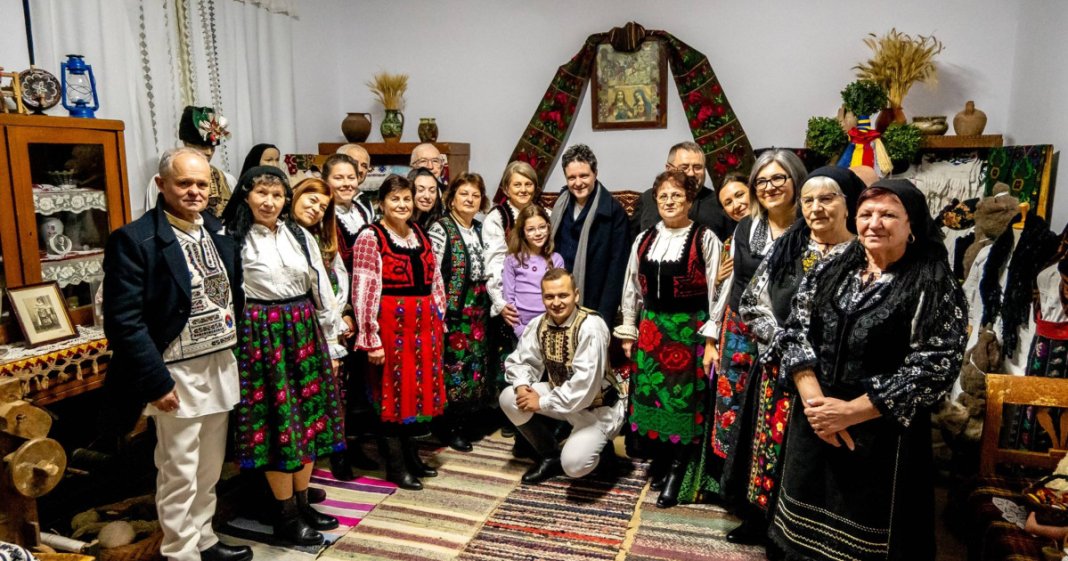 Nicușor Dan a petrecut Crăciunul în localitatea bunicilor săi. Răspunsul locuitorilor la prezența președintelui.