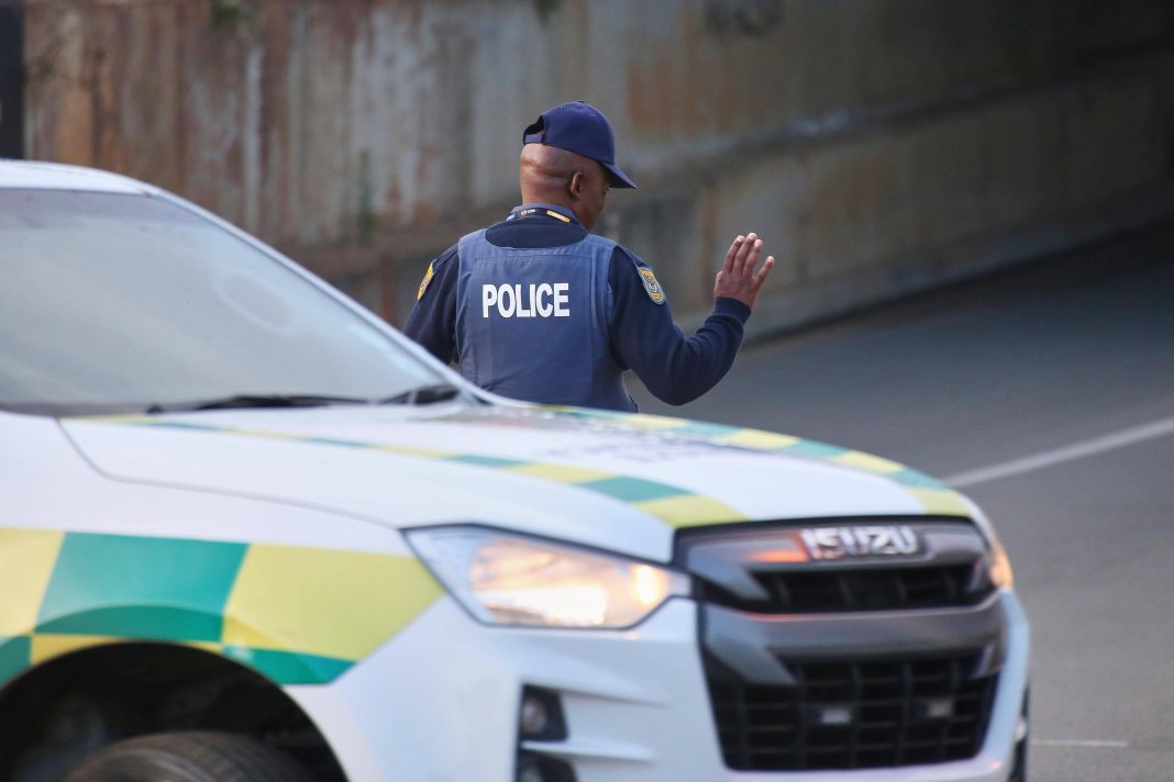 Zeci de oameni înjunghiați pe străzile din apropierea Johannesburg-ului de către atacatori neidentificați. Minimum 9 pierderi de vieți.