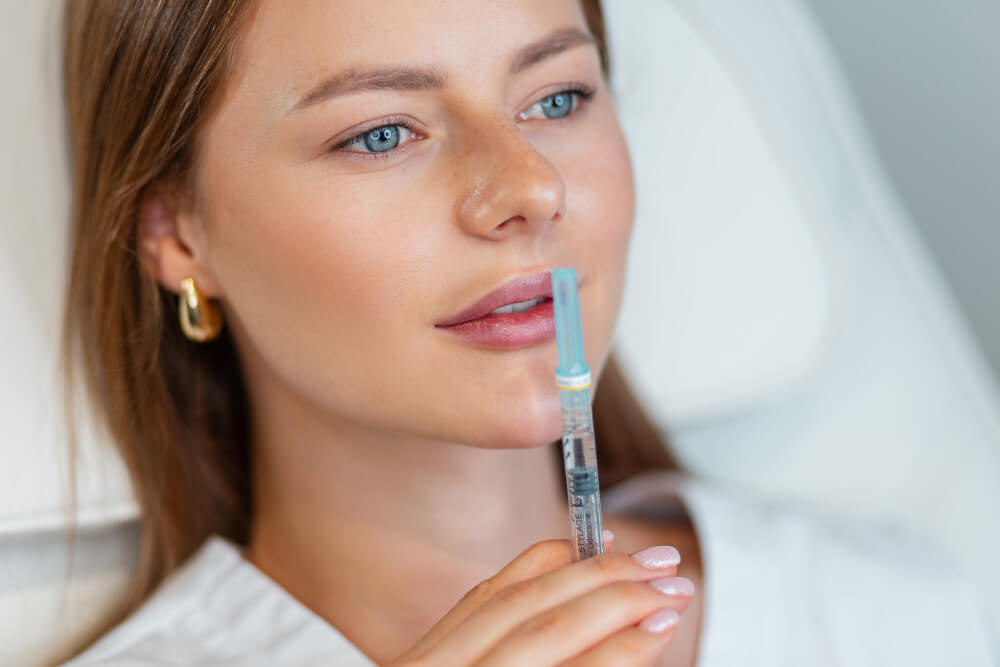 Este mărirea buzelor cu acid hialuronic o procedură sigură? Este mărirea buzelor cu acid hialuronic o procedură sigură?