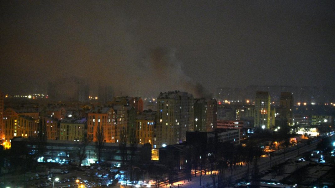 Atac masiv asupra Ucrainei: Kievul lovit de drone, clădiri și vehicule în flăcări. Rușii ar fi utilizat o...