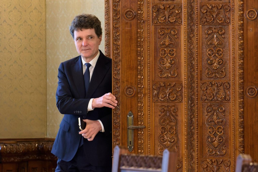 Administrația Prezidențială a semnat un acord de 565.000 de dolari lunar pentru consultanță strategică și suport în relațiile cu Statele Unite.