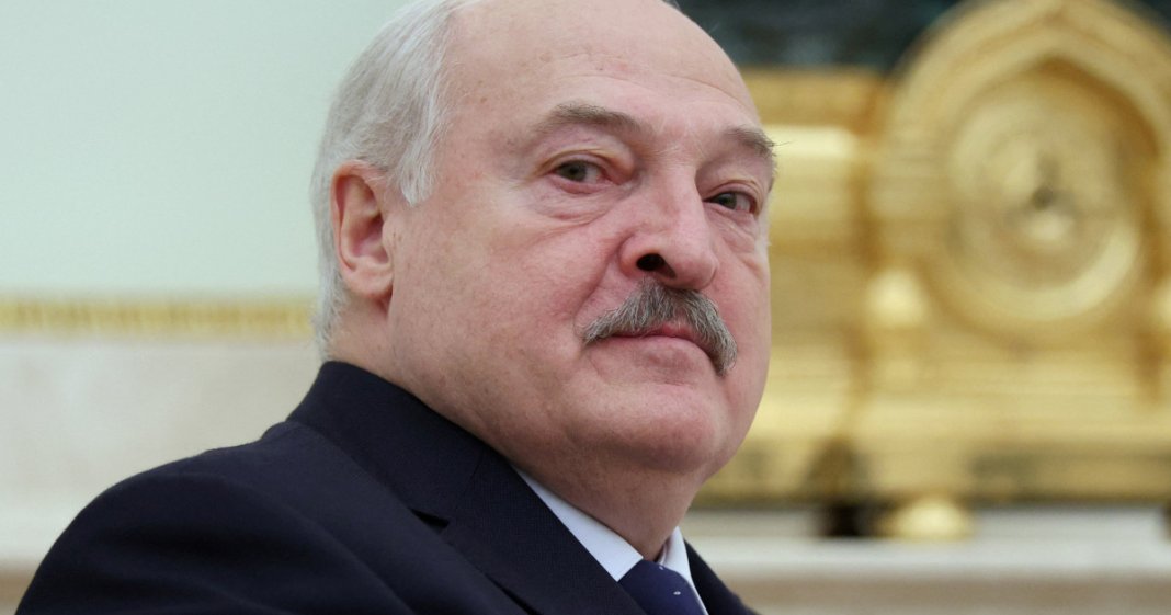 Lukașenko își manifestă „îngrijorarea” în legătură cu posibilitatea unirii Republicii Moldova cu România. Ce i-a solicitat pe...