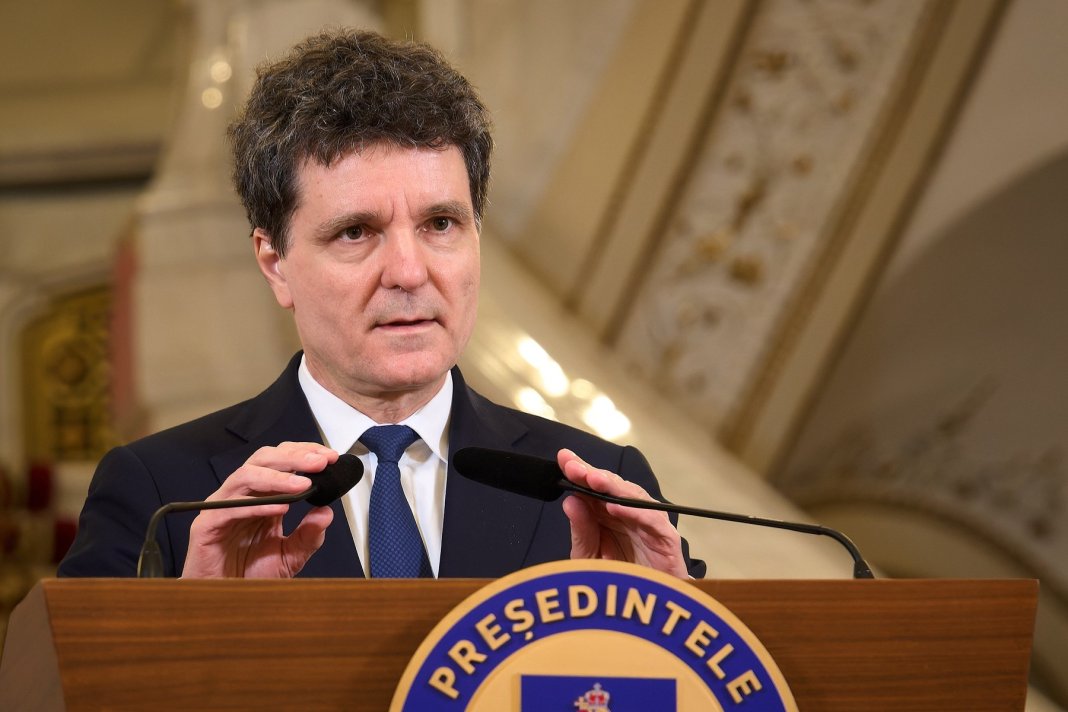 Observația unui semnificativ gânditor conservator din România referitoare la vorbirea lui Nicușor Dan de Ziua Europei: Ne vom transforma în cei din urmă susținători ai lui Trump?