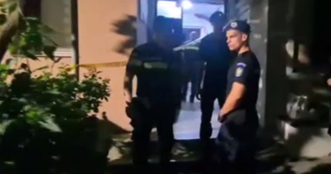Triplă omucidere în Târgu Jiu: Bunica și cei doi nepoți au fost găsiți fără viață în locuință...