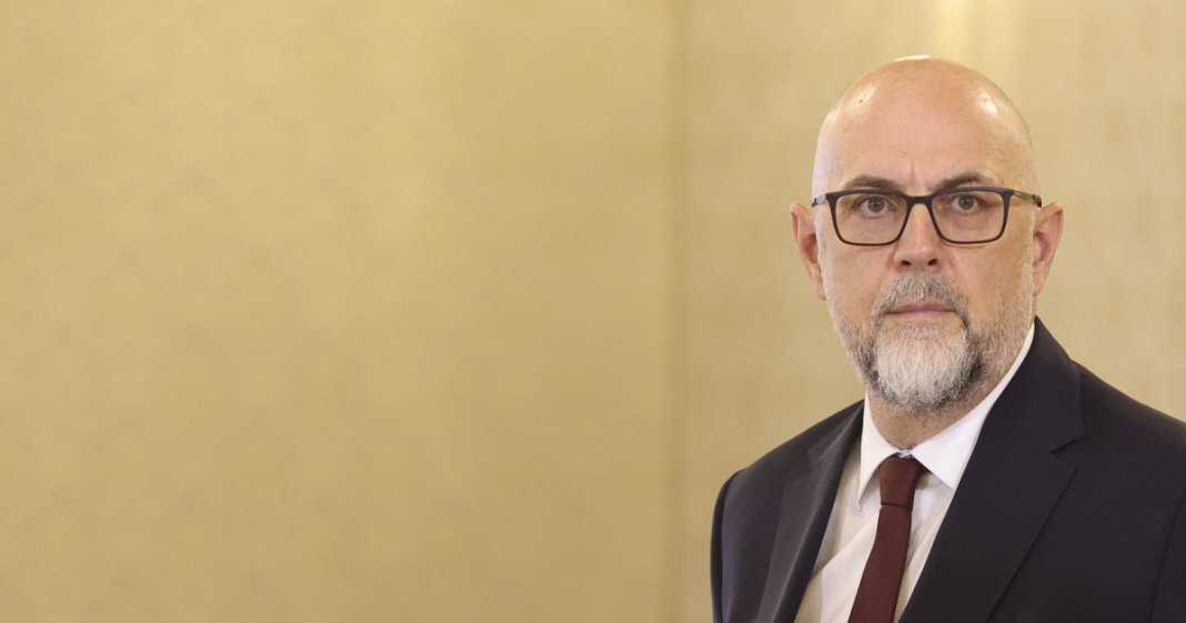 Kelemen Hunor, referring to the consultations at Cotroceni: „Au fost prezentate două sugestii pentru postul de premier. Victor Ponta este una dintre acestea...”