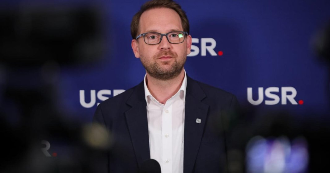 USR se întâlnește în ședință după hotărârea CCR: Partidul va reafirma sprijinul pentru Dominic Fritz.